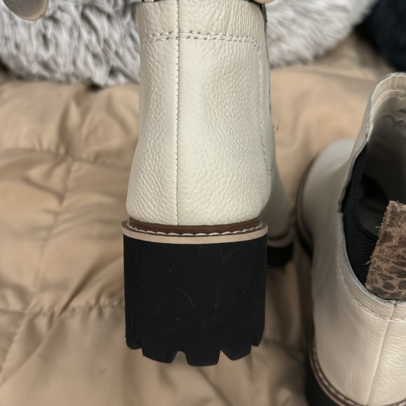 DOLCE VITA WOMENS OFF WHITE LEATHER EUC SZ 6, WORN 3-4 TIMES. - Picture 2 of 7